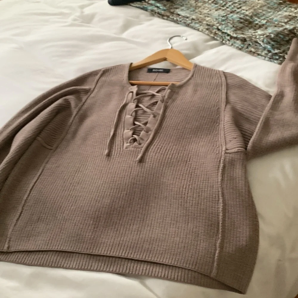 Women’s contemporary style baggy sweater. - Picture 4 of 4